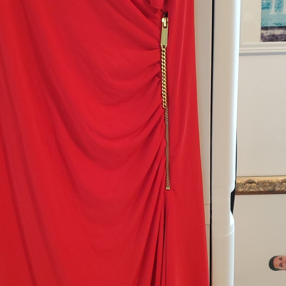 Red dress - Picture 2 of 4